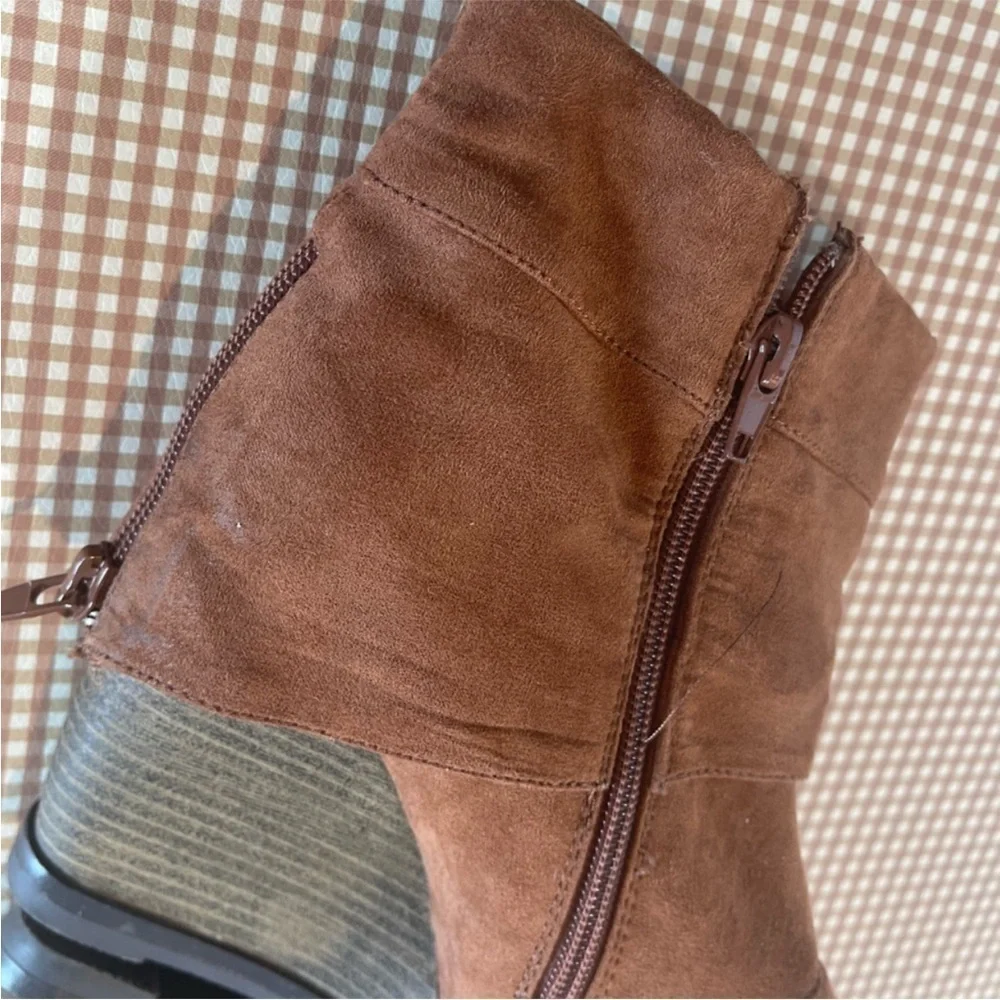 Qupid winter‎ booties. Size 8.5 - Picture 6 of 16